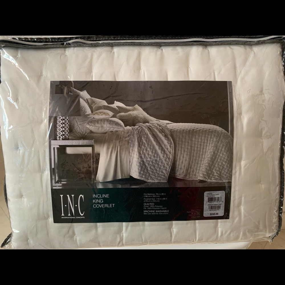 New International Concepts King coverlet set